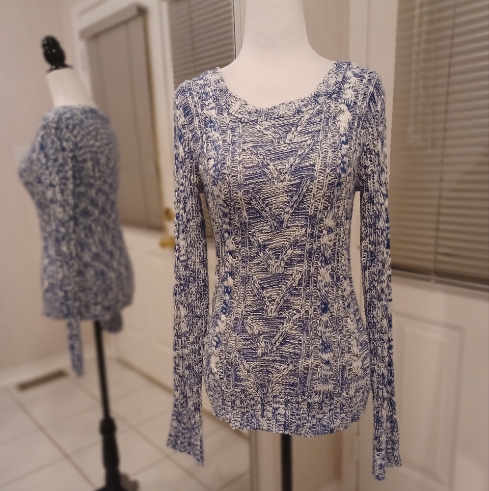 4/$60 Blue & White Knit Sweater - Size Medium